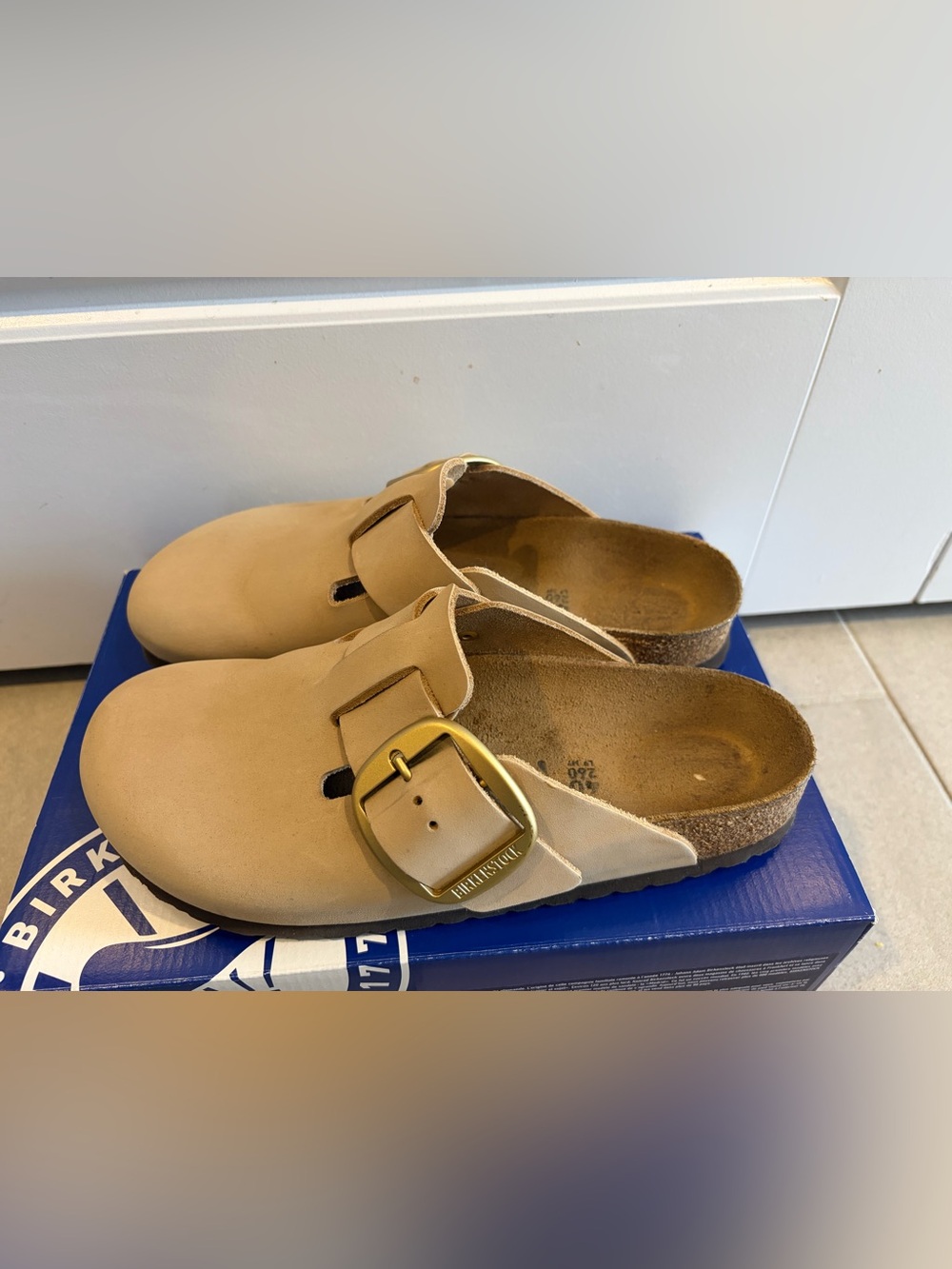 Birkenstock Boston Big Buckle Clogs in Cream Beige Nubuck leather size 40